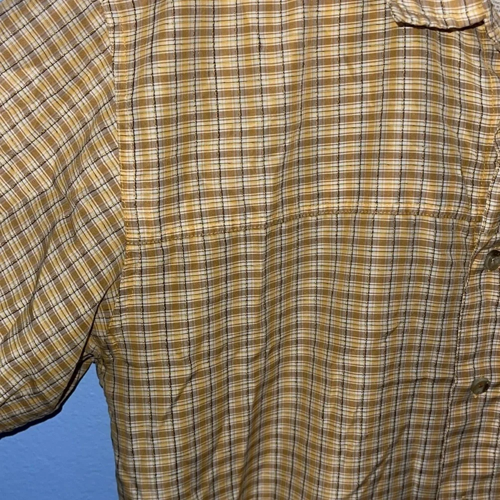 The North Face SS Plaid Shirt - Medium. B3
